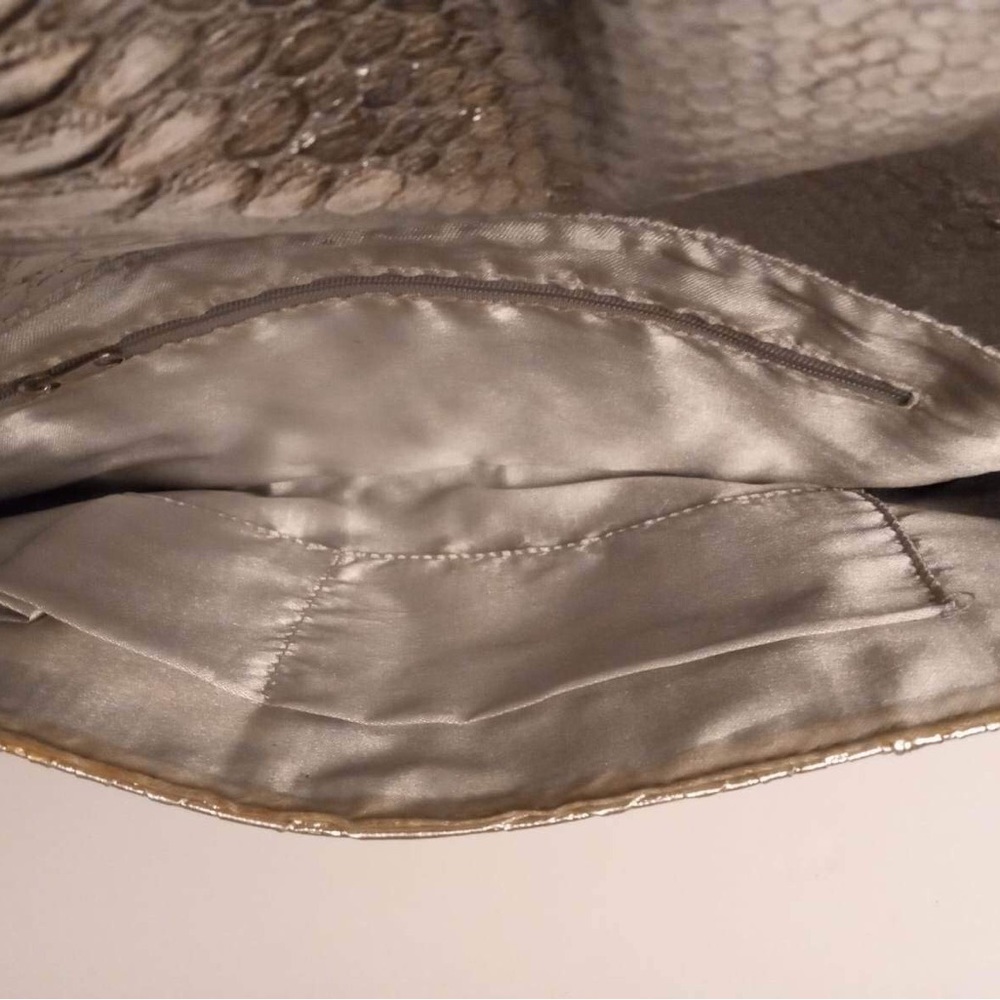 gray handbag - Picture 5 of 8